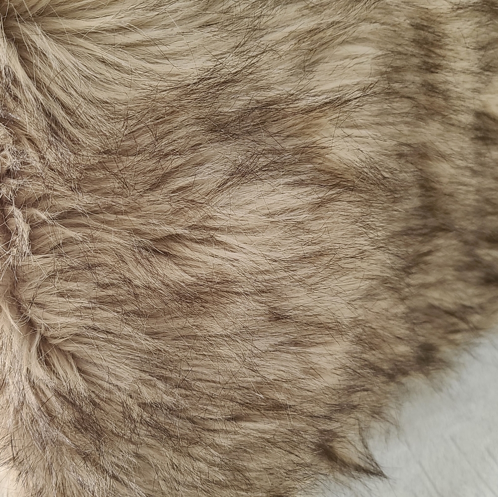 Plush Brown Faux Fur Scarf for Cozy Wraps - Picture 5 of 13